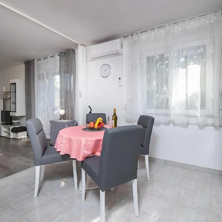 Appartement Lovely In With Kitchen *