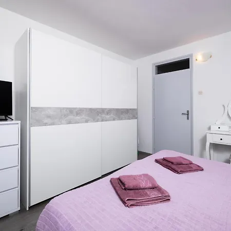 Appartement Lovely In With Kitchen *